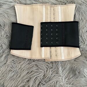 Squeeze me skinny waist trainer